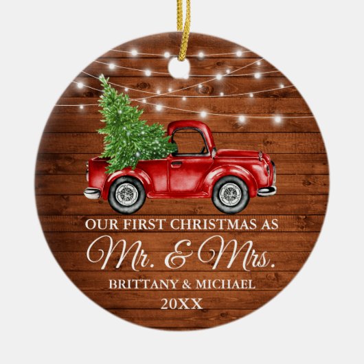 Vrachthout Eerste Kerstmis Mr en Mrs. Keramisch Ornament (Voorkant)