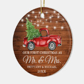 Vrachthout Eerste Kerstmis Mr en Mrs. Keramisch Ornament (Links)