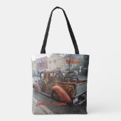  vrachtwagen en fiets in Jerome, Arizona Tote Bag (Achterkant)