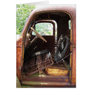 Vrachtwagen gevuld met brok en het ontbreken van e