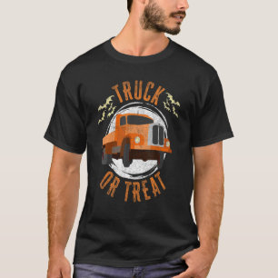 Vrachtwagen of behandelen Halloween Trucker Truck T-shirt
