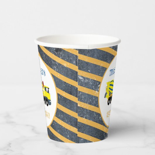 Vrachtwagens voor de bouw van betonstaal papieren bekers (Rechts)