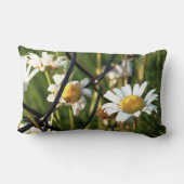 Vrede achter het hek. In bloemen illustratief. Kussen (Achterkant)