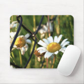 Vrede achter het hek. In bloemen illustratief. Muismat (Met muis)