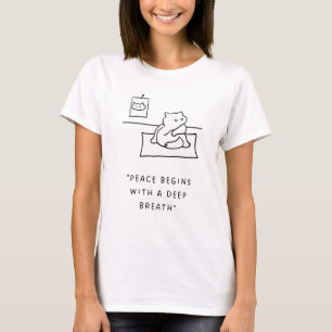 Vrede begint met een diepe ademhaling   Yoga Cat I T-shirt
