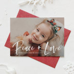 Vrede- en liefdespenseel met foto's feestdagenkaart<br><div class="desc">Vrede en liefde! Verstuur vakantiewensen en groeten met deze robuuste vakantieflatkaart. Het is voorzien van het citaat 'Vrede   liefde' in penseel handschrift. Pas deze vakantiekaart aan door uw favoriete foto,  groet,  namen en andere details toe te voegen. Beschikbaar als een platte kaart,  gevouwen kaart en briefkaart.</div>