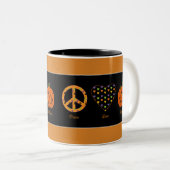 Vrede, Liefde en de Mok van Halloween (Voorkant rechts)