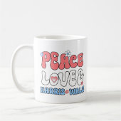 Vrede Liefde en Harris Walz Retro Hippie Style Koffiemok (Links)