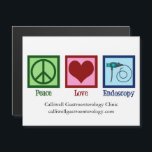 Vrede Liefde Endoscopie Custom Clinic Magnet Kaart<br><div class="desc">Peace Love Endoscopie magnetische kaart met uw gepersonaliseerde tekst voor vakantiekaarten of marketing. Een schattige magneet met een vredesteken,  hart en endoscoop gebruikt in medische procedures om een patiënt te scopen.</div>