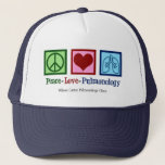 Vrede Liefde Pulmonologie  Pulmonoloog Trucker Pet<br><div class="desc">Peace Love Pulmonology pet. Een cool longarts cadeau voor een longarts of verpleegkundige met een vredesteken,  hart en longen. Een geweldig ontwerp voor een longspecialist die astma en andere ademhalingsproblemen behandelt.</div>