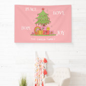 Vrede, Liefde & Vreugde - Retro Kerstboom op Roze Spandoek (Insitu)