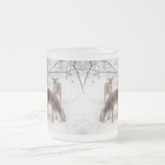 Vrede op aarde - twee uur in sneeuwige Bossen Matglas Koffiemok (Center)