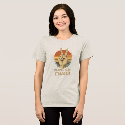 Vrede over chaos – Retro Sunset Statement T-shirt (Voorkant volledig)