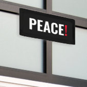 Vrede uitroepteken zwart wit rood anti-oorlog spandoek (Buitenkant Gebouw)