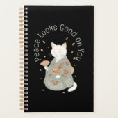Vrede ziet er goed uit - Kimono geklede kat Planner (Voorkant)