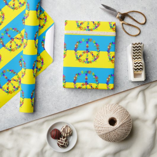 Vredesbord met bloemen, oekraïense vlag, wat cadeaupapier (Crafts)