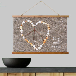 Vredesgebarentaal in het hart van de Seashells op  Hangend Wandkleed