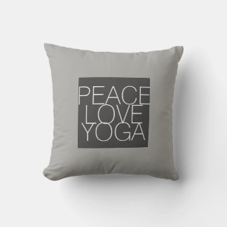 vredesliefde yoga citaat kussen grijs