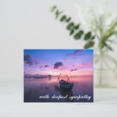 Vredig meer landschap met boot condoleancekaart briefkaart (Staand voorkant)