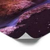 Vredige Beach Sunset met rotsen en bewolkte lucht Poster (Hoek)