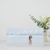 Vredige handlettered horizontale kerstkaart (Staand voorkant)