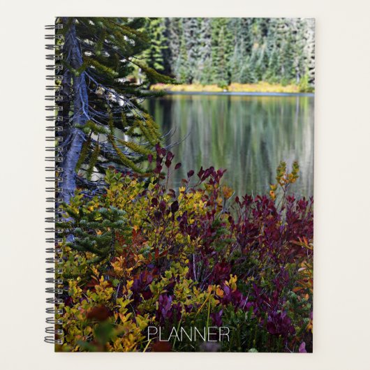 Vredige Lake Vibrant Herfst Kleurenlandschap Planner (Voorkant)