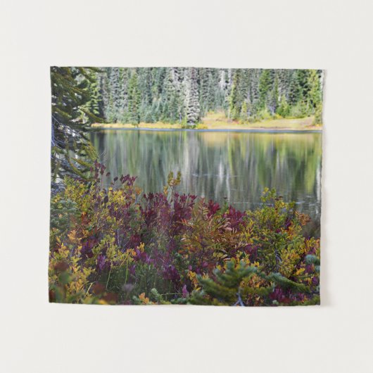 Vredige Lake Vibrant Herfst Kleurenlandschap Wandkleed (Voorkant (horizontaal))