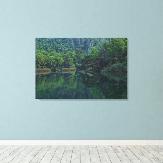 Vredige Ochtend Rivier met Reflectie van Bomen Canvas Afdruk (Insitu (Houten vloer))