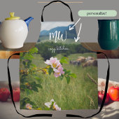 Vreedzaam landschap met wilde rozen schort