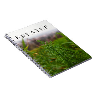 Vreedzaam lente groen weiland botanisch notitieboek