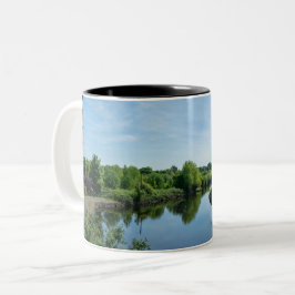 Vreedzaam water bij Wakefield Waterfront Tweekleurige Koffiemok