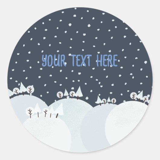 Vreedzaam winterbos met sneeuw en sneeuwvlokken ronde sticker (Voorkant)