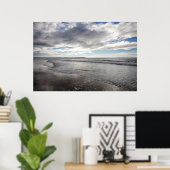 Vreedzame golven op het poster van de kustlijn (Thuiskantoor)