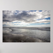 Vreedzame golven op het poster van de kustlijn (Voorkant)