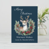 Vreedzame herten, met hulstkrans, op donkerblauw feestdagenkaart (Staand voorkant)