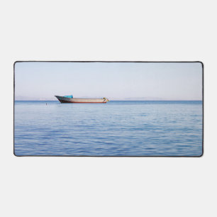 Vreedzame Oceaan & Eenzame Boot Fijne Kunst Foto Bureaumat