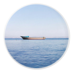 Vreedzame Oceaan & Eenzame Boot Fijne Kunst Foto Keramische Knop