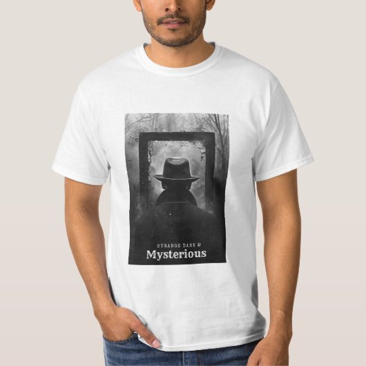 Vreemd donker en mysterieus t-shirt (Voorkant)