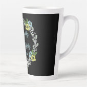 Vreemd en heerlijk gemaakt bloemig latte mok (Rechts)