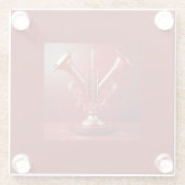 Vreemd hoorninstrument dat op voetstuk rust glazen onderzetter (Achterkant)