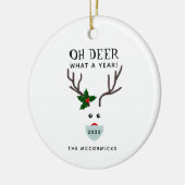 Vreemd kerstfeest 2022 Face Mask Reindeer Name Keramisch Ornament (Links)
