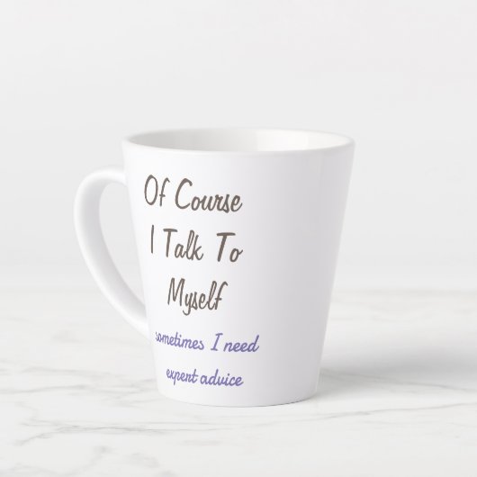 Vreemd natuurlijk praat ik met mijn eigen Gezegden Latte Mok (Linkerhoek)