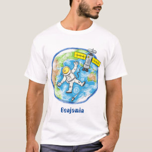 Vreemde astronaut in de ruimte en de cartoon t-shirt