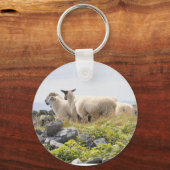 Vreemde Ontwerpen - Schapen in een veld Sleutelhanger (Voorkant)