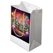 Vreemde Verjaardagsvis Hoofden Medium Cadeauzakje (Voorkant Gekanteld)
