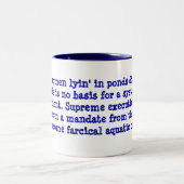 Vreemde vrouwen in vijvers die hun zwaard versprei tweekleurige koffiemok (Center)