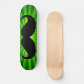 Vreemde zwarte snor op groene achtergrond 2 persoonlijk skateboard (Voorkant)