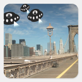 Vreemdelingen vallen New York binnen Vierkante Sticker