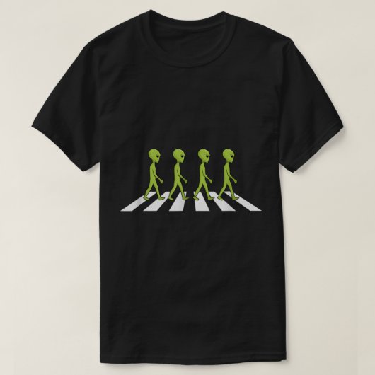 Vreemdelingenkruising en wandelen over de weg t-shirt (Design voorkant)
