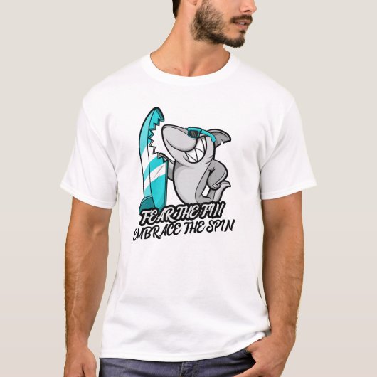 Vrees de Vin, omarm de Spin Surfing Shark T-shirt (Voorkant)